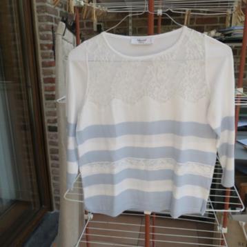Fijn pulleke wit kant blauw streep Blugirl mt 40 (it44) beschikbaar voor biedingen