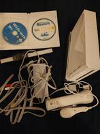 Console Wii blanche + 2 jeux - Voir détails, Ophalen of Verzenden, Zo goed als nieuw, Met 1 controller, Met games