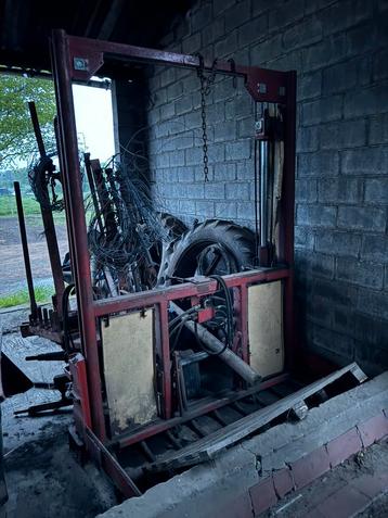 Uitkuiler te koop beschikbaar voor biedingen