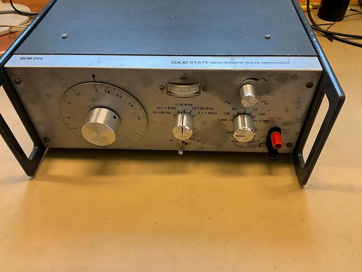 Audio generator mble bem014 sinus blokgolf, Doe-het-zelf en Bouw, Meetapparatuur, Gebruikt, Ophalen