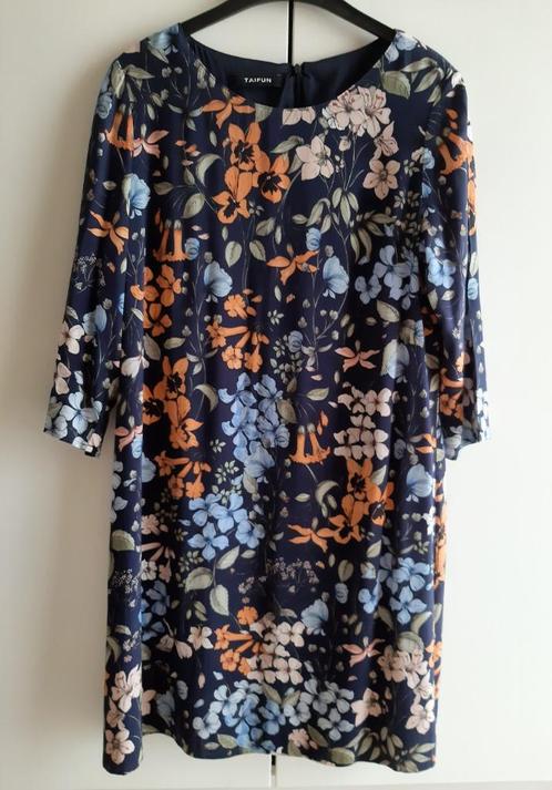 Te koop: Nieuw!!! Mooi gebloemd jurkje van "Taifun", 42, Kleding | Dames, Jurken, Nieuw, Maat 42/44 (L), Blauw, Knielengte, Ophalen