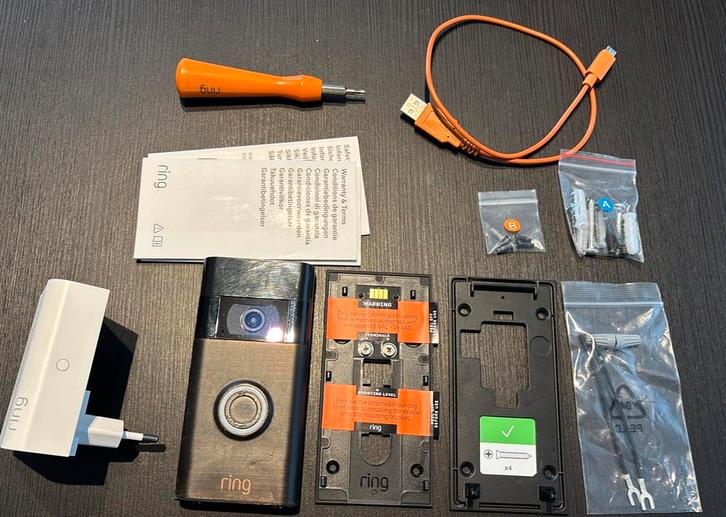 Ring door bell sonette connectée + Ring Chime (repeteur), Huis en Inrichting, Deurbellen, Gebruikt, Draadloos, Bewegingsdetectiesensor