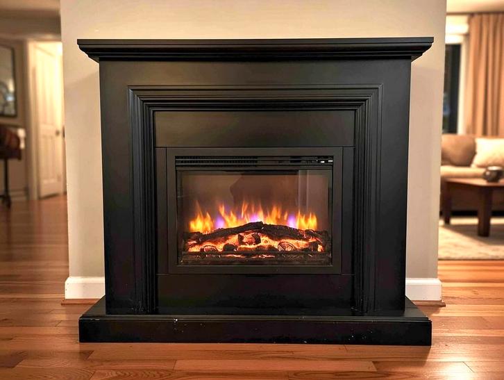 Belle cheminée électrique noire, Maison & Meubles, Cheminées, Comme neuf, Cheminée électrique, Enlèvement