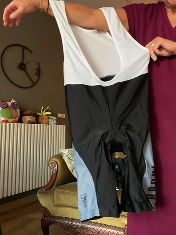 Fietsbroek vrouwen en mannenmodel beschikbaar voor biedingen