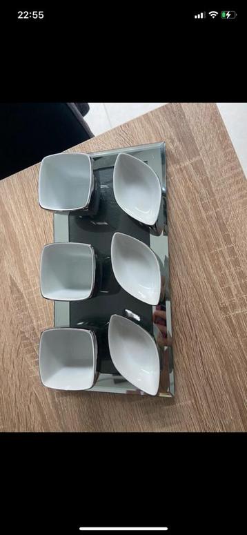 6 x plateaux + 36 ramequins  beschikbaar voor biedingen