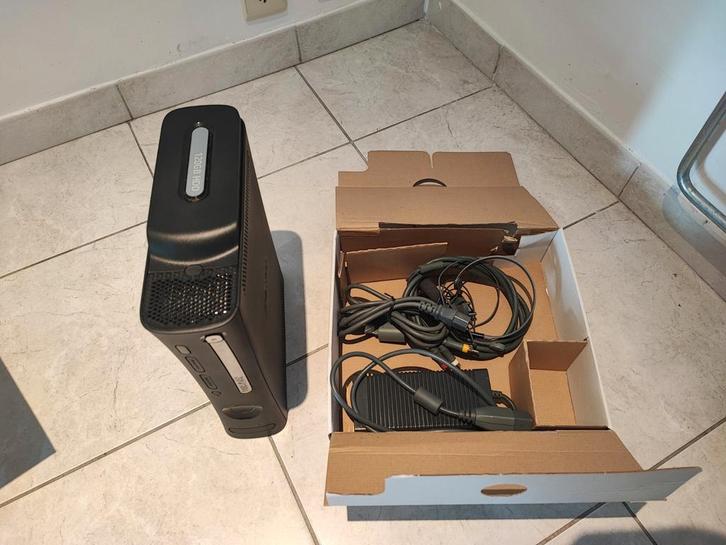 Xbox 360 Elite 120GB, Games en Spelcomputers, Spelcomputers | Xbox 360, Zo goed als nieuw, 120 GB, Met kinect, Ophalen of Verzenden