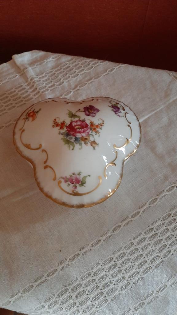 Très belle boîte à bijoux en porcelaine de Limoges, Antiek en Kunst, Antiek | Porselein, Ophalen of Verzenden