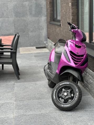 Zip 70cc beschikbaar voor biedingen