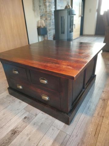 Laage salontafel  beschikbaar voor biedingen