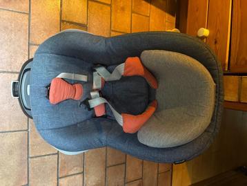Maxi cosi + familyfix beschikbaar voor biedingen