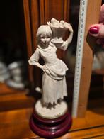 Biscuit beeldje, Antiek en Kunst, Ophalen of Verzenden