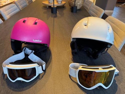 Twee helmen en twee skimaskers, Sport en Fitness, Skiën en Langlaufen, Gebruikt, Overige typen, Ski, Overige merken, Ophalen of Verzenden