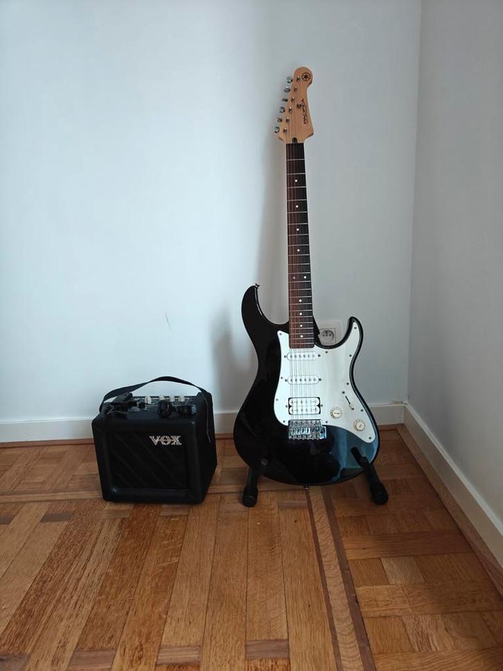 Guitare électrique Yamaha Pacifica + ampli (et accessoires), Musique & Instruments, Instruments à corde | Guitares | Électriques