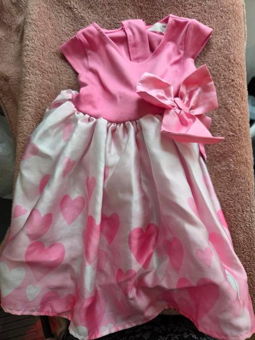:

 Lief roze jurkje te koop – maat 92, Kinderen en Baby's, Kinderkleding | Overige, Gebruikt, Ophalen