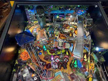 Flipperkast Jurassic Park pro, Comme neuf, Flipper (jeu), Stern, Enlèvement