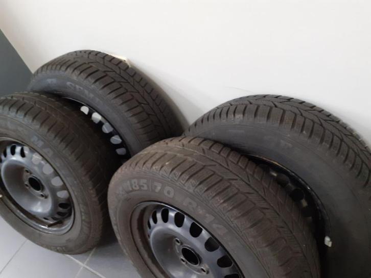 4 winterbanden 185/70 R14T op velg Opel 4 gaats, Auto-onderdelen, Banden en Velgen, Banden en Velgen, Winterbanden, 185 mm, Personenwagen
