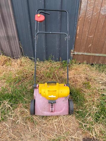 Verticuteermachine beschikbaar voor biedingen