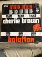 7" Two Man Sound, Charlie Brown / Balaffon, Ophalen of Verzenden
