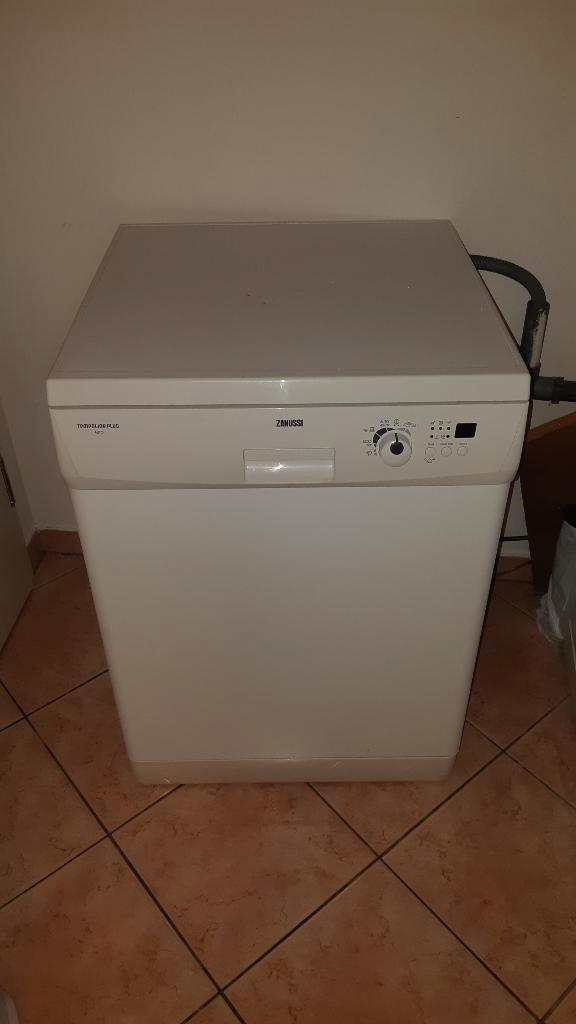 Zanussi vaatwasser, Elektronische apparatuur, Vaatwasmachines, Gebruikt, Minder dan 85 cm, 45 tot 60 cm, 10 tot 14 liter, Energieklasse A of zuiniger