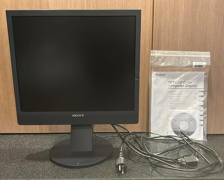 Sony TFT LCD Kleurscherm, Computers en Software, Monitoren, Gebruikt, 61 t/m 100 Hz, DVI, In hoogte verstelbaar, Overige typen
