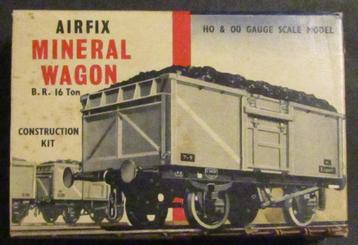 Airfix vintage 16 ton mineraalwagon beschikbaar voor biedingen