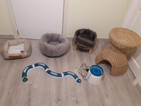 katten spullen mandjes, slaapplakje, drinkfontein, circuit, Animaux & Accessoires, Accessoires pour chats, Comme neuf, Enlèvement