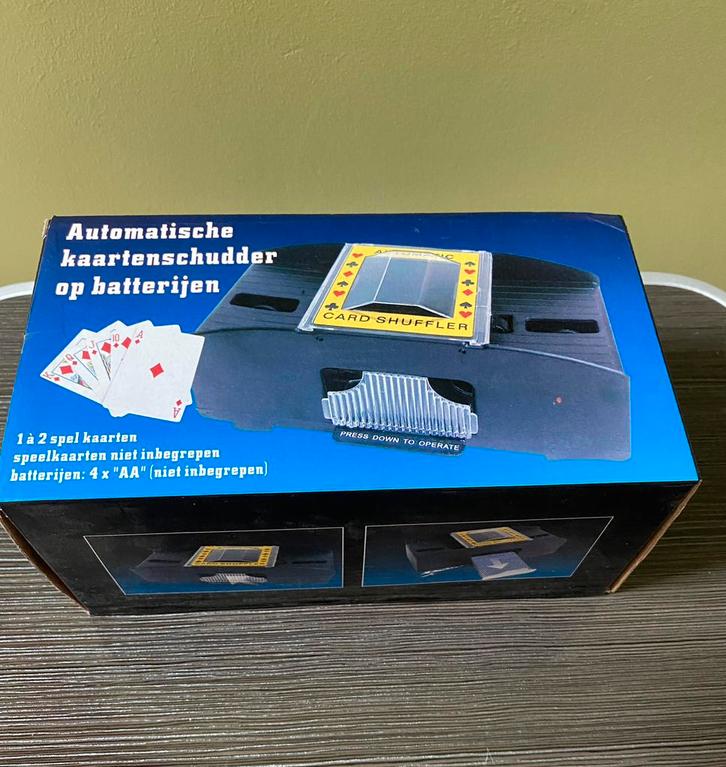 🍄. NIEUWE automatische Kaartenschudder, Hobby en Vrije tijd, Gezelschapsspellen | Kaartspellen, Nieuw, Ophalen of Verzenden