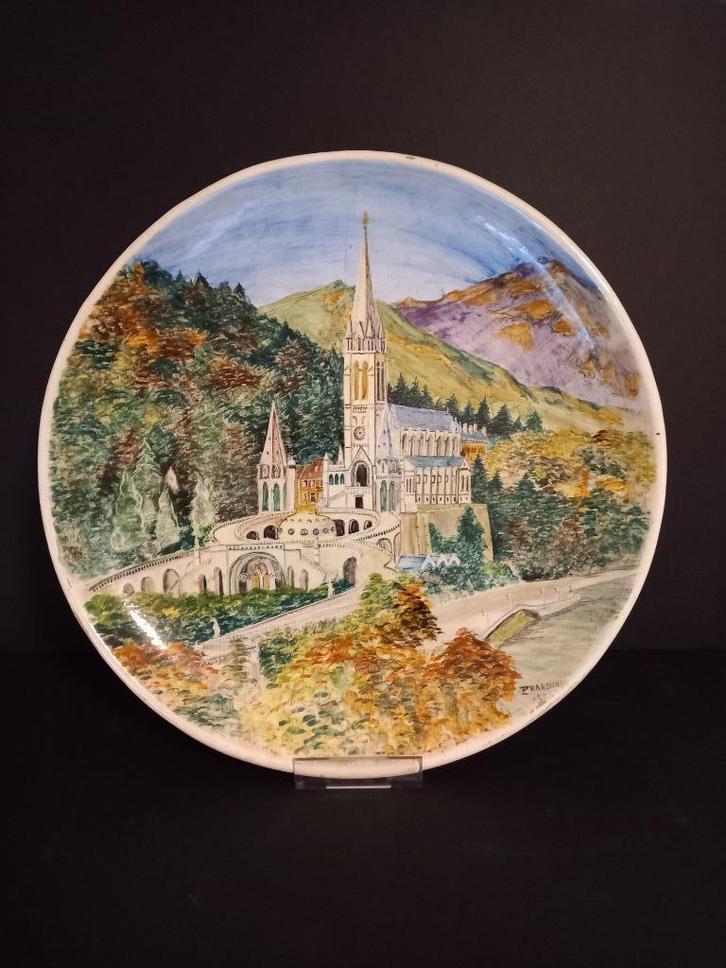 Grote wandschotel Lourdes - 1951 - gesigneerd, Antiek en Kunst, Antiek | Wandborden en Tegels, Ophalen of Verzenden