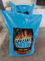 2 SACS DE 25 KG  DE CHARBON 20/30, Enlèvement, Comme neuf