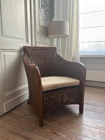 Zware rieten fauteuil / stoel beschikbaar voor biedingen
