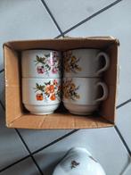 melkkan en 4 koffie kopjes  met stempels (oud), Ophalen of Verzenden, Gebruikt, Overige stijlen, Kop(pen) en/of Schotel(s)