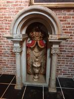Kapelnis laat 19 de eeuws. polychroom hout, Ophalen