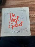 Gehandtekende single De Strangers De nief gazet, Ophalen of Verzenden, Zo goed als nieuw, Nederlandstalig, Single