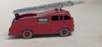 DINKY TOYS UK BRANDWEERWAGEN COMMER REF 555, Hobby en Vrije tijd, Modelauto's | 1:43, Ophalen of Verzenden, Gebruikt, Bus of Vrachtwagen