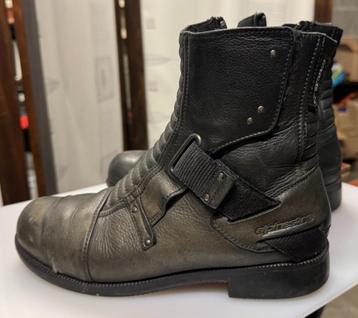 Motolaarzen - kort beschikbaar voor biedingen