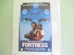 Affiche du film FORTRESS, Collections, Posters & Affiches, Rectangulaire vertical, A1 jusqu'à A3, Comme neuf, Cinéma et TV