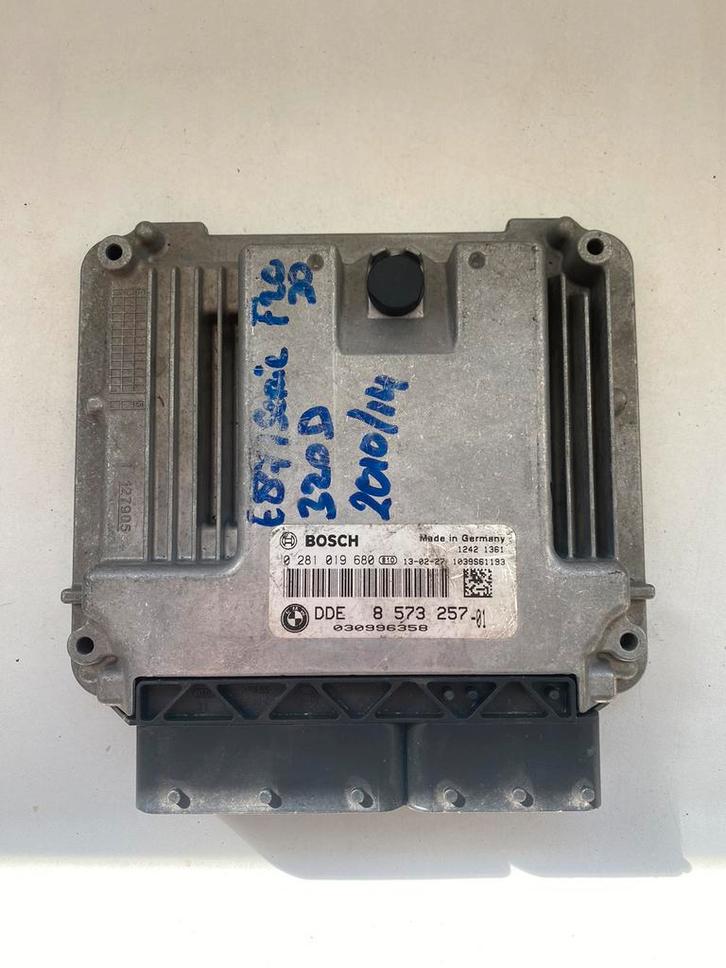 Bmw 320d (F30) N47 0281019680 ECU, Autos : Pièces & Accessoires, Électronique & Câbles, BMW, Utilisé, Enlèvement ou Envoi