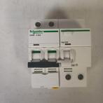Schneider Acti IC60N 32A C en Vigi IC60 aardlek hulp blok, Doe-het-zelf en Bouw, Elektriciteit en Kabels, Ophalen of Verzenden