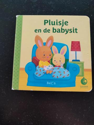 Pluisje en de babysit beschikbaar voor biedingen