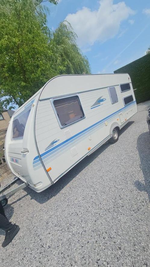 Caravan adria 552uk 7 persoons, Caravans en Kamperen, Caravans, Particulier, Rondzit, Adria, Kachel, Ophalen of Verzenden