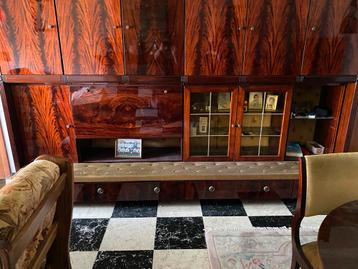 Wandkast + tafel beschikbaar voor biedingen