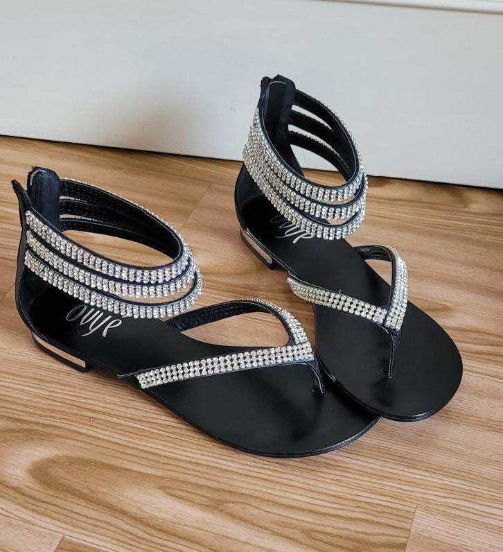 Mooie sandaaltjes met strass steentjes, Kleding | Dames, Schoenen, Zo goed als nieuw, Sandalen of Muiltjes, Beige, Ophalen