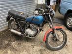 Honda CB360 sortie de grange.