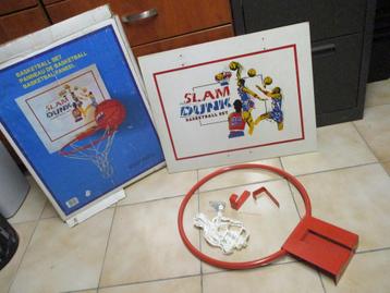 Basketbal set , ring met achterplaat , balspel  beschikbaar voor biedingen