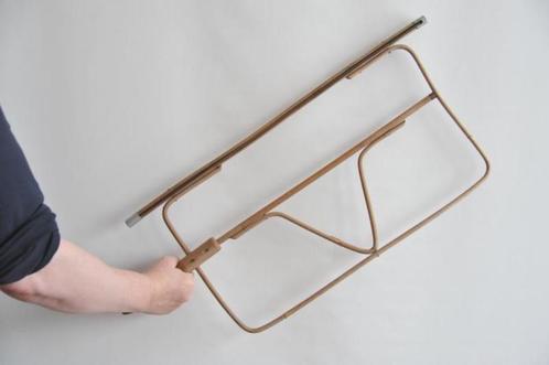 Vintage Krantenstok / krantenhouder - Esmé Hofman Noordwolde, Antiek en Kunst, Curiosa en Brocante, Ophalen of Verzenden