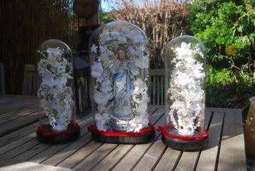 set van 3 globes, stolpen beschikbaar voor biedingen