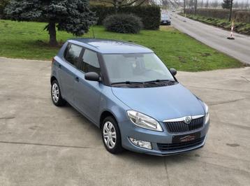 Skoda Fabia 1.2i uit 2012 - 100.000 km  * Carplay - Camera * beschikbaar voor biedingen