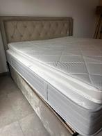 Op matras, Ophalen, Zo goed als nieuw