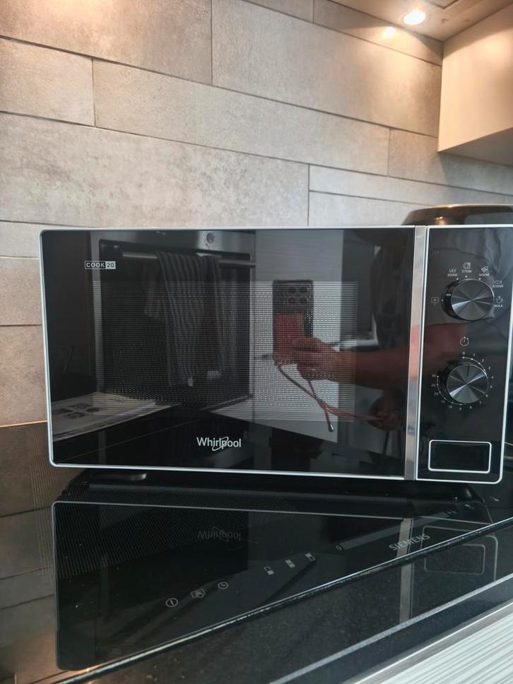 Micro-ondes Whirlpool Cook20 MWP 101 W, comme neuf, Electroménager, Micro-ondes, Comme neuf, Enlèvement