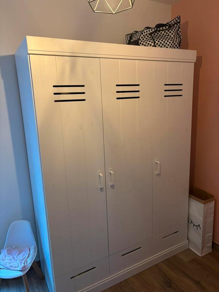 Woood kledingkast wit grenen, Huis en Inrichting, Kasten | Lockerkasten, Zo goed als nieuw, Ophalen